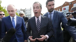 Rechtspopulist Farage verliert und tritt zurück