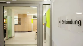 Hebamme stand zeitweise unter Beobachtung