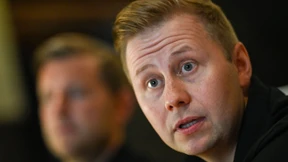 Mit Verspätung ins Ungewisse