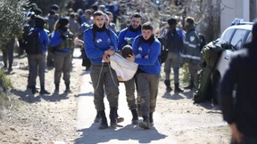 Polizisten bei Evakuierung von Synagoge verletzt