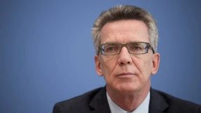 De Maizière: „Wir sind wachsam, voller Sorge, aber ohne Angst“
