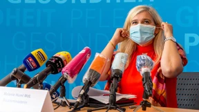 Huml wusste früher von Testpanne als von ihr dargestellt