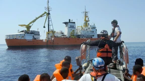 Flüchtlingshelfer fordern Aufnahme aller im Mittelmeer geborgenen Migranten