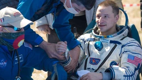 Astronauten landen auf der Corona-Erde