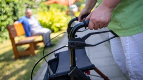 Bericht: Schon acht Tote nach Corona-Ausbruch in Altenheim