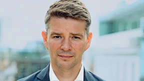 Wer ist der neue Vorsitzende im Verteidigungsausschuss?