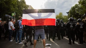 Bei provokativem Zeigen der Reichsflagge drohen künftig Sanktionen