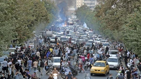 Ohne Kopftuch, als Zeichen des Widerstands