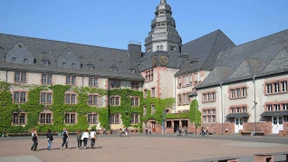 Zweiter Corona-Fall: Präsenz-Unterricht ausgesetzt