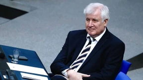 Seehofer stellt Lagebericht zu Extremismus in Behörden vor