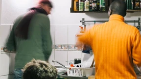 Vier Mann in drei Zimmern