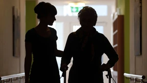 Die Pflege der eigenen Eltern kann teuer werden
