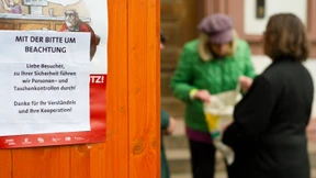 Taschenkontrollen inklusive