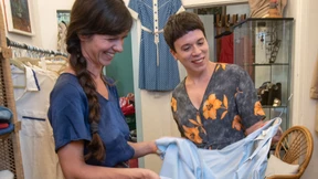 Sie erklärt, wie der Klamottenkauf mit gutem Gewissen gelingt