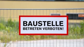 Drei Männer nach Stromschlag auf Baustelle verletzt