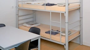 Die ersten Flüchtlinge ziehen aus