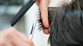Mehr Männer machen eine Friseurausbildung