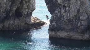 Mehrere Schwerverletzte nach Klippen-Sprüngen in England