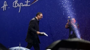 Serbiens Präsident Vučić legt Parteivorsitz nieder