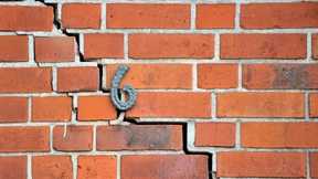 Wer haftet für Schäden am Bau?