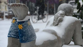 Straßen und Startbahnen ganz in Weiß