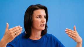 „Investitionen in die Sicherheit betreffen nicht nur das Militär“