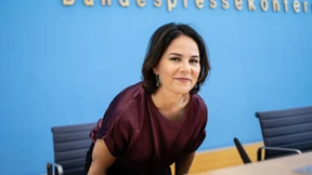 Grünen-Chefin fordert harten Kurs Merkels gegenüber China