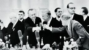 Adenauers Diplomatie mit der Weinflasche