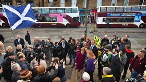 Wedeln mit dem britischen Hund