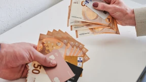 Mehr als die Hälfte junger Menschen interessiert sich für Wirtschaft