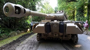 Darf man einen Panzer in der Garage stehen haben?