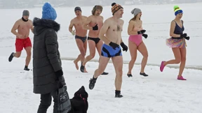 Eisbaden und Schneechaos