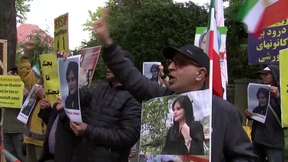 Proteste vor iranischer Botschaft in Berlin
