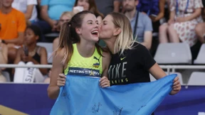 Hochspringende Freiheitskämpferinnen