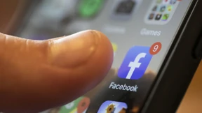 Nachrichten an Prominente fluten Facebook-Newsfeeds