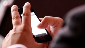 IG-Metall-Chef fordert Handy-Aus-Regeln