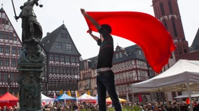 Rentenniveau sichern, Flüchtlingen helfen