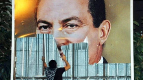 An den Urnen in die neue Republik