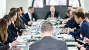 Arbeitsmarkt: Nun trifft die Digitalisierung die Akademiker