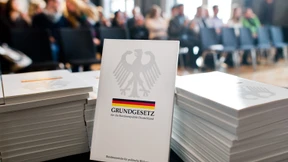 Neue Studie: Ostdeutsche sehen Verfassung kritischer