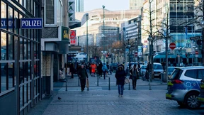 Deutsche Polizei, die Telefonauskunft für Drohbriefschreiber