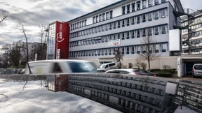 Ein Drittel der Verwaltung entlassen