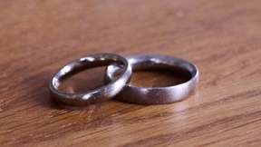 Ehrliche Finderin rettet Heiratsantrag an Heiligabend