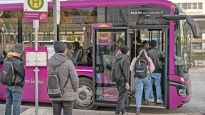 Mit dem Ersatzbus in den Stau