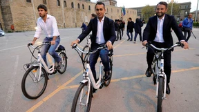 Italiens Wahlkämpfer versprechen das Blaue vom Himmel