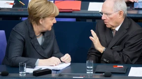 Merkel und Schäuble pochen auf Sparkurs