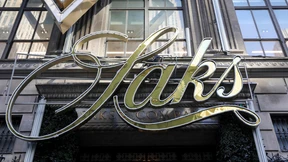 Die Gruppe von Saks Fifth Avenue rutscht in die Insolvenz