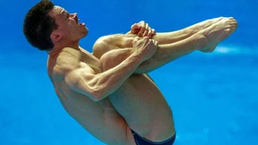 Salto rückwärts vom Podest