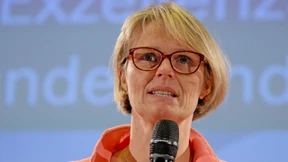 Opposition will Antworten von Karliczek 