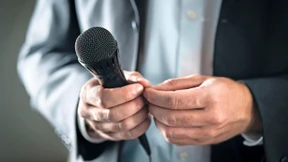 „Menschen lieben entspannte Stimmen, dann hängen sie an Ihren Lippen“